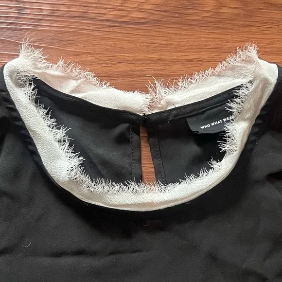 Who What Wear Black Top with White Trim - Picture 6 of 11